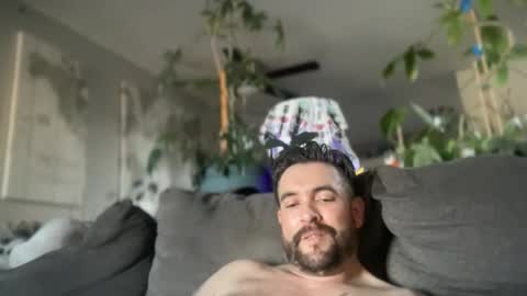 Snapshot of jellyfishfun chatting on November 13, 10:19 pm Guy Jones online show from November 13, 10:19 pm