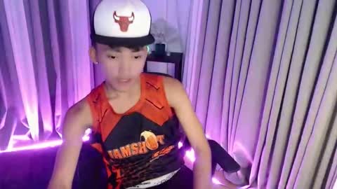 jemart_urnaughtboy online show from April 29, 3:38 pm