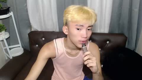 Snapshot of jemart_urnaughtboy chatting on June 13, 3:04 am jemart_urnaughtboy online show from June 13, 3:04 am