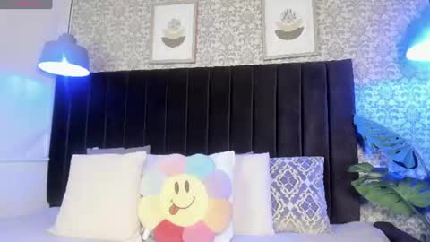 jen_rose_ online show from August 1, 7:46 pm