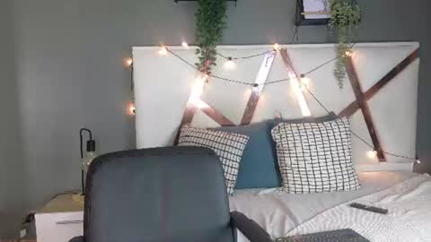 Snapshot of jenacooper__ chatting on June 16, 2:14 am Jena online show from June 16, 2:14 am