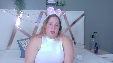 Snapshot of jenacooper__ chatting on June 23, 2:53 am Jena online show from June 23, 2:53 am