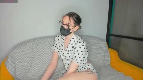 Snapshot of jenayorteg chatting on February 19, 1:12 am Molly online show from February 19, 1:12 am