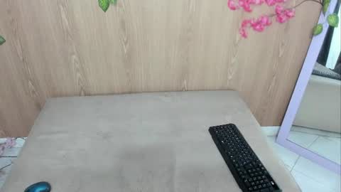 Snapshot of jenelotizz06 chatting on June 16, 2:36 am Jenelotizz online show from June 16, 2:36 am