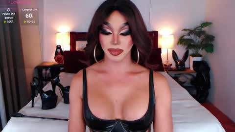 Queen Jenifer online show from May 2, 7:19 pm