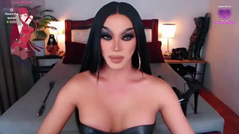 Snapshot of jenifers_body chatting on July 11, 3:09 am Queen Jenifer online show from July 11, 3:09 am