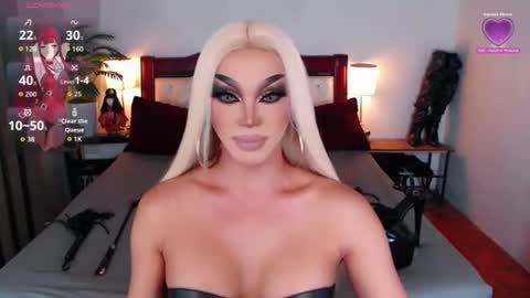 Snapshot of jenifers_body chatting on July 19, 4:27 am Queen Jenifer online show from July 19, 4:27 am