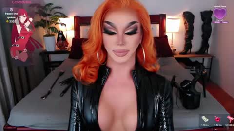 Snapshot of jenifers_body chatting on July 31, 5:51 am Queen Jenifer online show from July 31, 5:51 am