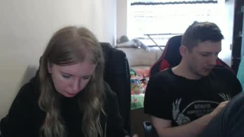 Snapshot of jenisandpeter chatting on October 23, 8:13 am JenisAndPeter online show from October 23, 8:13 am