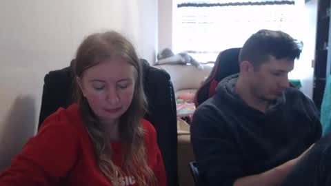 Snapshot of jenisandpeter chatting on October 25, 7:27 am JenisAndPeter online show from October 25, 7:27 am