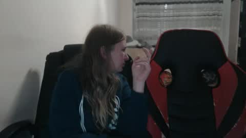 Snapshot of jenisandpeter chatting on October 29, 7:26 pm JenisAndPeter online show from October 29, 7:26 pm