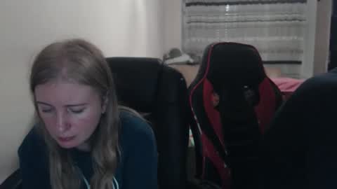 Snapshot of jenisandpeter chatting on October 31, 7:48 pm JenisAndPeter online show from October 31, 7:48 pm