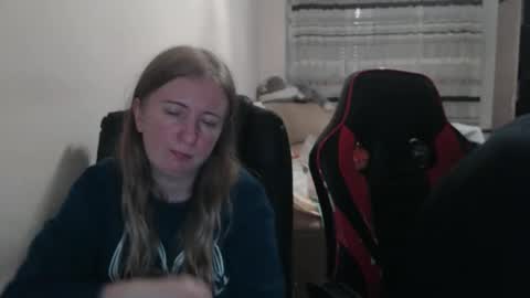 Snapshot of jenisandpeter chatting on November 3, 8:21 pm JenisAndPeter online show from November 3, 8:21 pm