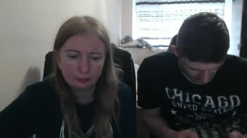 Snapshot of jenisandpeter chatting on November 4, 8:24 am JenisAndPeter online show from November 4, 8:24 am