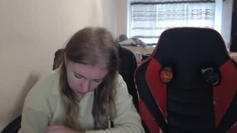 Snapshot of jenisandpeter chatting on November 5, 7:08 am JenisAndPeter online show from November 5, 7:08 am