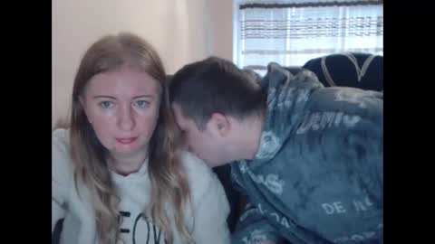 Snapshot of jenisandpeter chatting on November 9, 8:01 am JenisAndPeter online show from November 9, 8:01 am