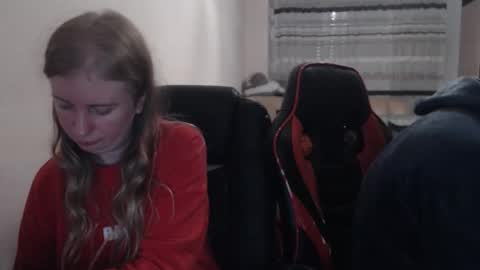 Snapshot of jenisandpeter chatting on November 17, 8:25 pm JenisAndPeter online show from November 17, 8:25 pm