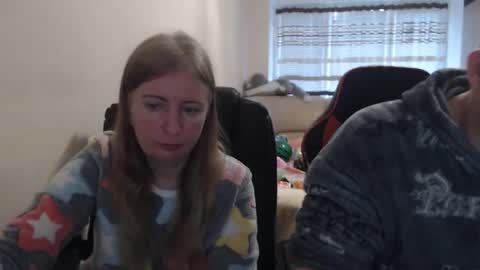 Snapshot of jenisandpeter chatting on November 26, 7:31 am JenisAndPeter online show from November 26, 7:31 am