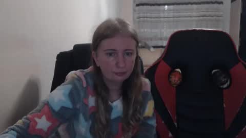 Snapshot of jenisandpeter chatting on November 27, 7:49 pm JenisAndPeter online show from November 27, 7:49 pm