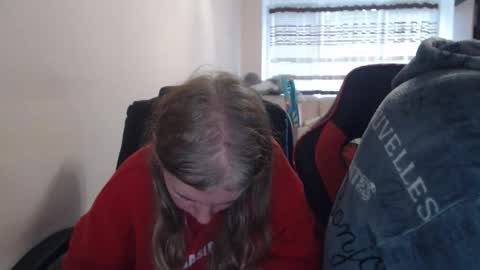 Snapshot of jenisandpeter chatting on November 29, 8:39 am JenisAndPeter online show from November 29, 8:39 am