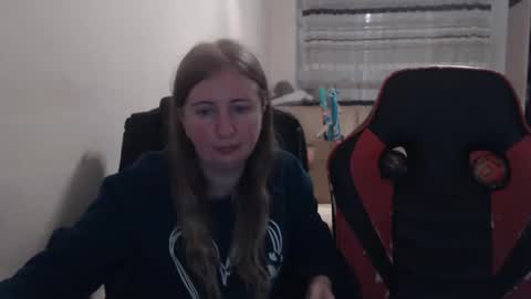 Snapshot of jenisandpeter chatting on December 2, 7:09 pm JenisAndPeter online show from December 2, 7:09 pm