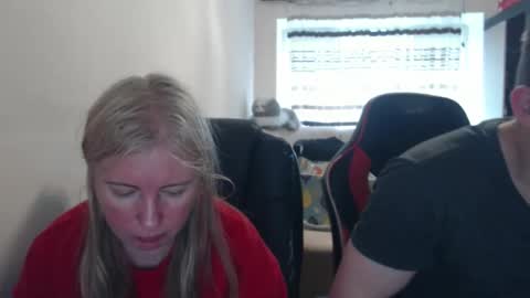 Snapshot of jenisandpeter chatting on May 10, 7:24 am JenisAndPeter online show from May 10, 7:24 am
