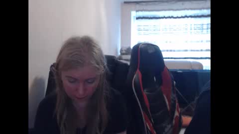 Snapshot of jenisandpeter chatting on May 21, 5:14 am JenisAndPeter online show from May 21, 5:14 am