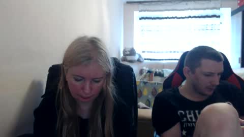 Snapshot of jenisandpeter chatting on May 23, 6:07 am JenisAndPeter online show from May 23, 6:07 am