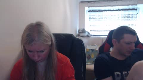 Snapshot of jenisandpeter chatting on May 31, 7:15 am JenisAndPeter online show from May 31, 7:15 am