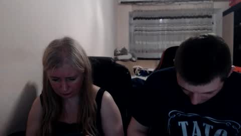 Snapshot of jenisandpeter chatting on June 6, 7:07 pm JenisAndPeter online show from June 6, 7:07 pm