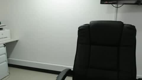 jenn online show from September 17, 9:27 pm