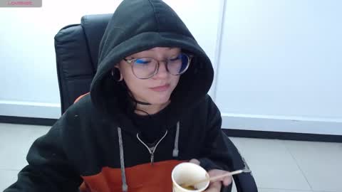 jenn online show from October 14, 8:53 pm