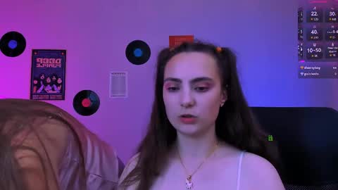 Snapshot of jenna_elayne chatting on May 10, 2:44 pm jenna_elayne online show from May 10, 2:44 pm