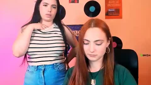 Snapshot of jenna_elayne chatting on July 27, 10:44 am jenna_elayne online show from July 27, 10:44 am