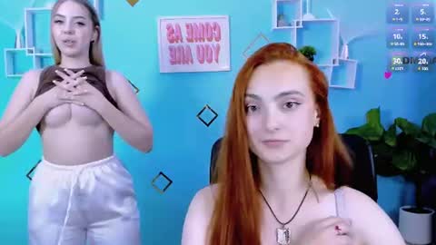 Snapshot of jenna_elayne chatting on July 30, 4:39 pm jenna_elayne online show from July 30, 4:39 pm