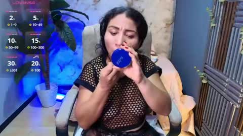 Snapshot of jenna_milf_ chatting on June 23, 7:34 pm Valentina online show from June 23, 7:34 pm