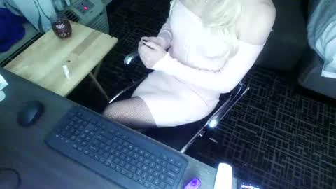 Jenna Cross online show from January 1, 2:09 am