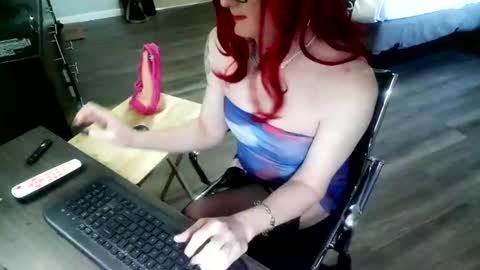 Jenna Cross online show from March 9, 8:42 pm