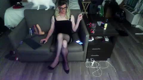 Snapshot of jennacd4life chatting on April 11, 2:49 am Jenna Cross online show from April 11, 2:49 am