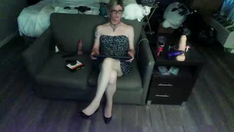 Snapshot of jennacd4life chatting on June 9, 1:17 am Jenna Cross online show from June 9, 1:17 am