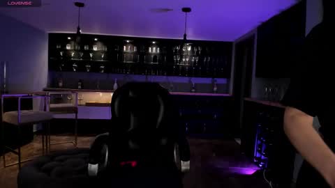 Jenna Olson  online show from December 5, 11:41 am