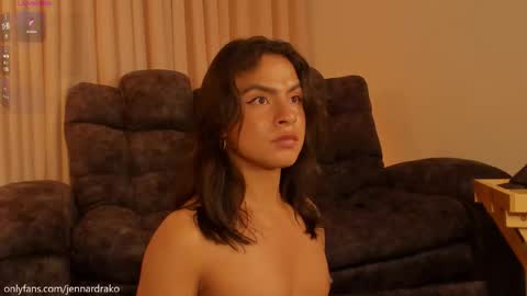 Snapshot of jennardrako chatting on October 12, 5:50 am jennardrako online show from October 12, 5:50 am