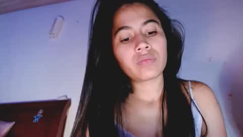 Snapshot of jenner_lena chatting on April 16, 7:53 am jenner_lena online show from April 16, 7:53 am