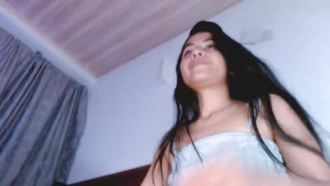 Snapshot of jenner_lena chatting on April 22, 6:49 am jenner_lena online show from April 22, 6:49 am