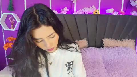 Jenner online show from December 14, 3:51 am