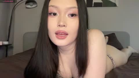 jennie_yung online show from July 17, 12:28 am