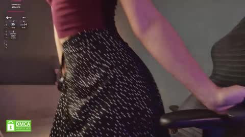 Snapshot of jenniee_ chatting on November 18, 8:13 pm Jennie online show from November 18, 8:13 pm