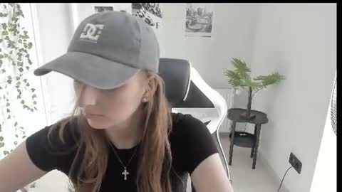 Snapshot of jenniestar chatting on June 20, 12:19 pm Karla online show from June 20, 12:19 pm