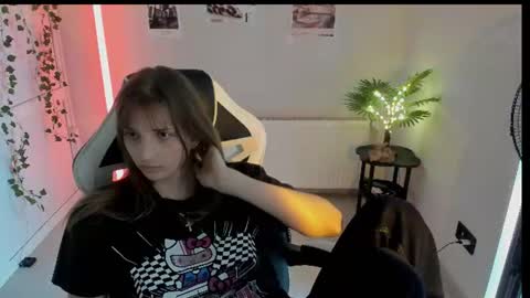 Snapshot of jenniestar chatting on July 10, 3:58 pm Karla online show from July 10, 3:58 pm