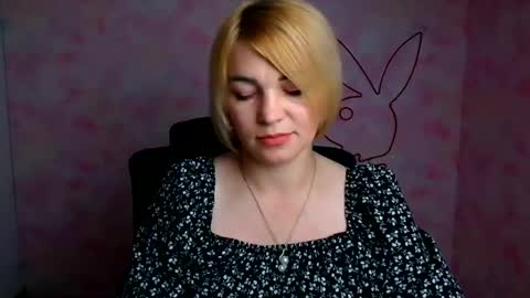 Snapshot of jennifer_cuttie chatting on June 22, 5:37 am Jennifer online show from June 22, 5:37 am